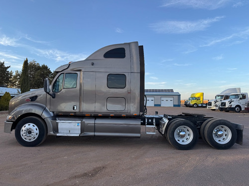 Tractocamión 2006 Peterbilt 387 - C15 - Manual 18 Vel.