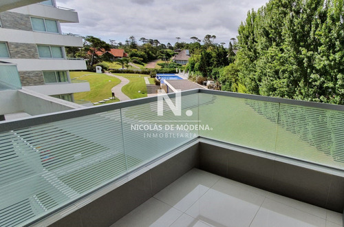 Vende Apartamento Con 2 Dormitorios En Mansa.