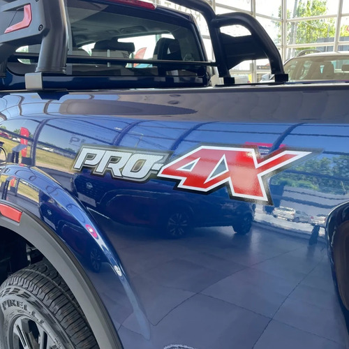 Nissan Frontier PRO4X 4x4 AT