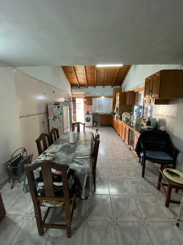 Excelente Casa En Luis Guillon. Gran Oportunidad