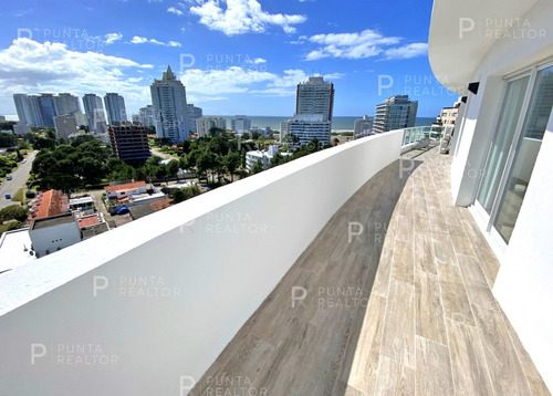 Moderno Depto Con Gran Terraza. 3 Dorm, Piscinas, Garaje.