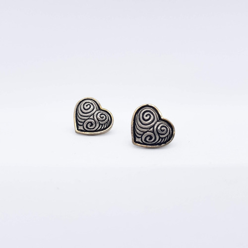 Excelentes Aretes En Metal Con Forma De Corazón