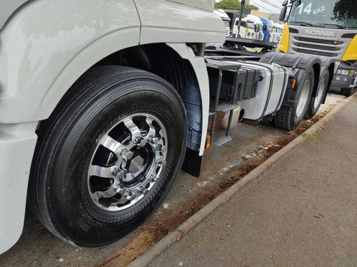 Imagem 10 de 14 de Iveco 400 6x2 Trucado Ano 2014 Automatico Teto Alto C/ Rodas