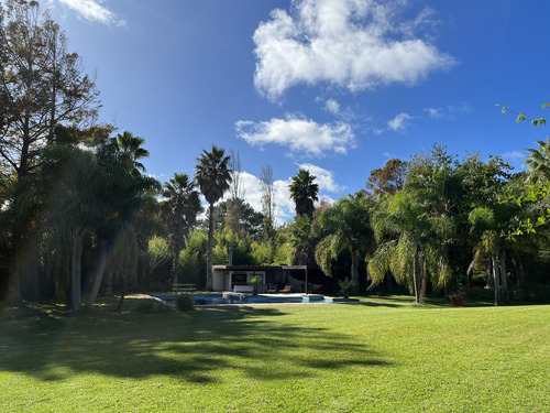 Venta De Casa En Barrio El Golf De Punta Del Este, Maravillosa Casa De Lujo
