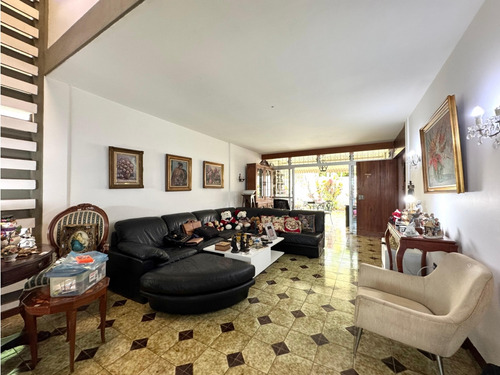 Vendo Casa 370m2 Lomas De Chuao 3189