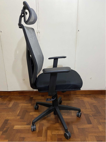 Imagen 11 de 12 de Silla Cool Oficina Con Apoya Cabeza Y Lumbar Base Negra