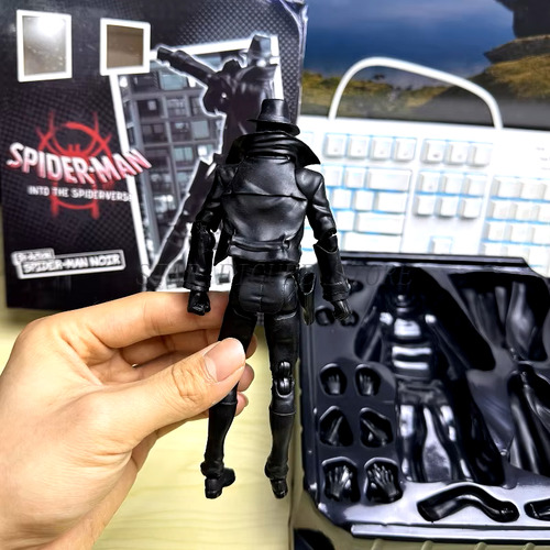 Spider-man Noir Figura De Acción Spiderverse Peter Parker