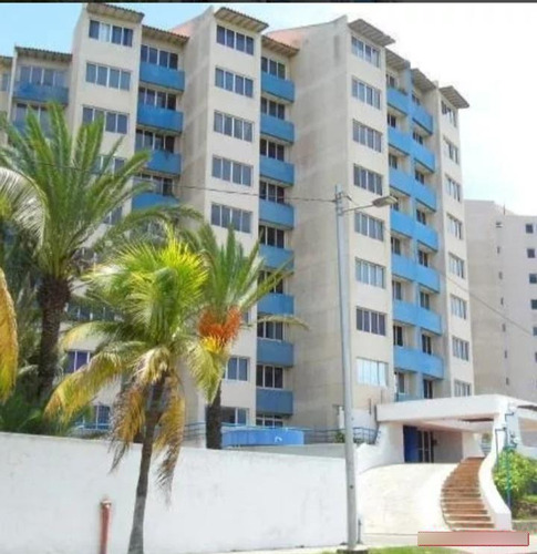 Bello Apartamento En Costa Azul Con Vista Al Mar