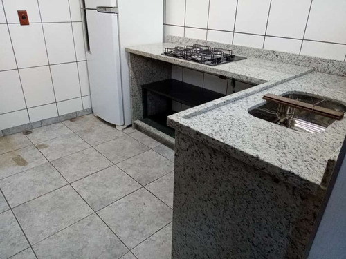 Instalação De Bancadas Em Mármores E Granitos