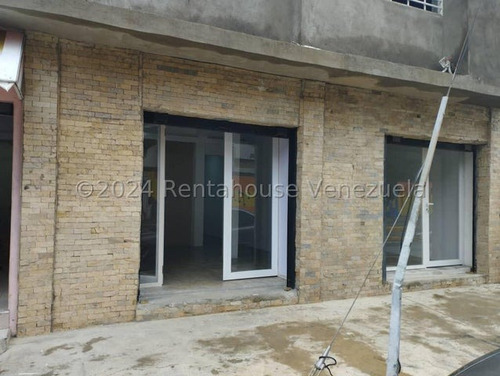 Karen García Alquila Local Comercial De 28 Mts2 A Pie De Calle Al Este De Barquisimeto, Con Un Espacio Ideal Para Establecer Un Negocio De Ventas O De Servicios, Alto Tráfico Vehicular Y Peatonal.