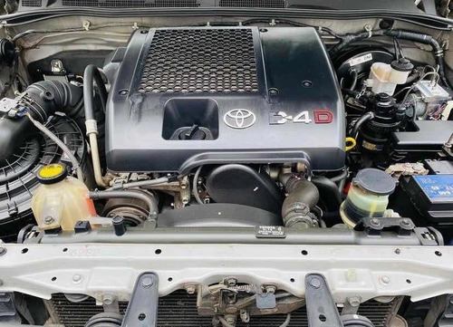 Imagen 5 de 9 de Toyota Hilux 2010 3.0 I Srv Cab Doble 4x2 Cuero