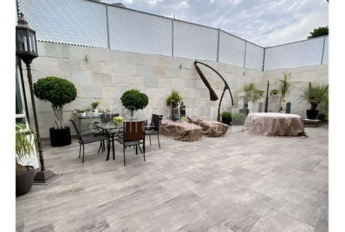 Casa En Venta En Jacarandas Qro, Con 4 Habitaciones