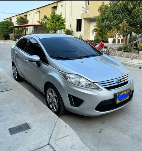 Ford Fiesta 1.6 Hatchback Mecánica