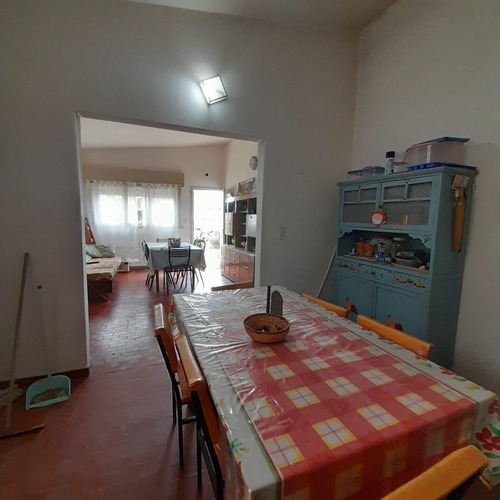 Casa 3 Amb C/ Cochera + Galpon C/ Baño F. 7709