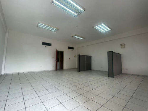Imagen 2 de 9 de Alquiler De Oficina En C.c. El Portico Naguanagua Cod. 161197 Hm 04245552216