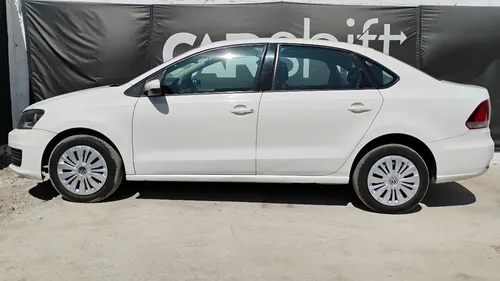 Volkswagen Vento 1.6 Starline At