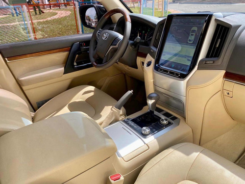 Toyota Sahara Lc200 Platinum Arabe 2017