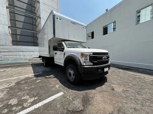 Ford F-550 6.8 Xl At