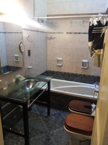 Imagen 7 de 18 de 3 Dormitorios Amplios 2 Balcones Patio Lavadero Y Azotea Exclusiva Apto Frente Soriano Y Paragua Gc3500 Muy Buena Opcion Al Pasos De Rambla Y Del Centro Anda O Cgn Sino Seguros 85 Mts