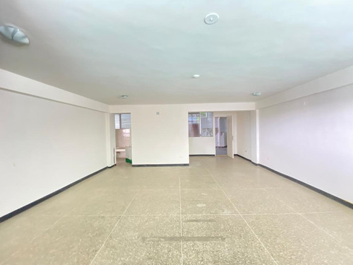 Imagen 6 de 12 de Se Vende Edificio 2637,84 M² 8o/14b/35p- Prados Del Este