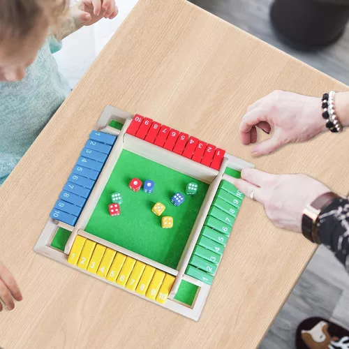 Jogo de Dados de Caixa Fechada de Madeira para 4 Jogadores, Jogo de  Tabuleiro Clássico de Mesa Com 4 Lados, Jogo de Dados de Caixa Fechada de  Madeira