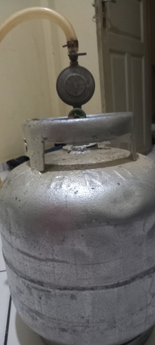 Botijão Vazio 14kg (acompanha Mangueira.)