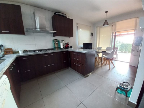 Imagen 10 de 30 de Casa En Venta De 5 Dorm. En Colina