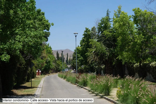 Hermoso Terreno En Condominio Los Ingleses De Chicureo.