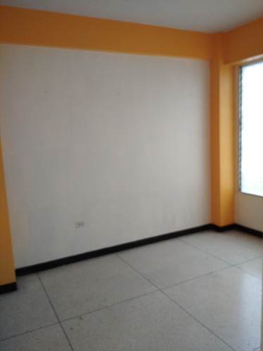 Imagen 6 de 10 de Oficina En Alquiler Céntrica Merida