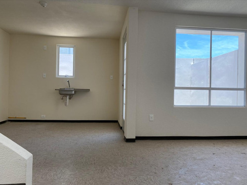 Casa Nueva En Tizayuca, Con Espacio Para Negocio En Planta Baja, 3 Recamaras Y 3 Baños.