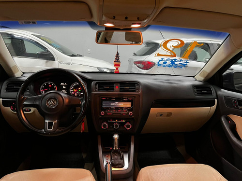 Volkswagen Jetta 2.0 Comfortline Flex 4p Automática