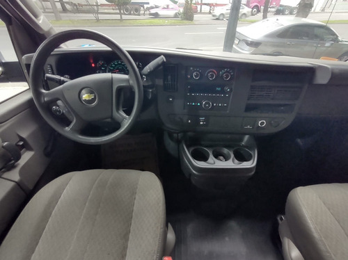 Imagen 10 de 14 de Chevrolet Express 2017 6.0 Ls C 15 Pas At