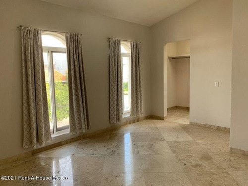 Imagen 7 de 10 de Hermosa Casa En Campanario Diseño Toscano Jf