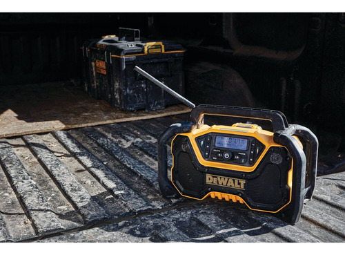 Dewalt Dcr028b Bocina Bluetooth Inalámbrico 12v/20v,120v Ca