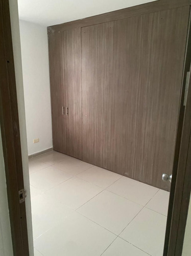 Imagen 10 de 11 de El Recreo - Venta De Apartamento En Condominio Atlantic.