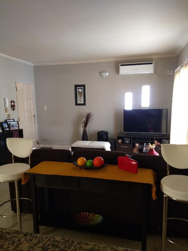 Casa En Venta - 3 Dormitorios 2 Baños - 300mts2 - San Luis