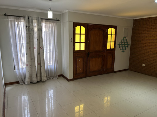 Casa Ampliada De Excelentes Terminaciones