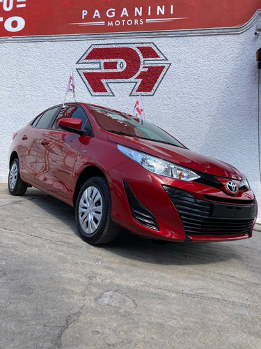 Imagen 2 de 14 de Toyota Yaris Sedan Core Mt, Mod. 2020, Color Rojo