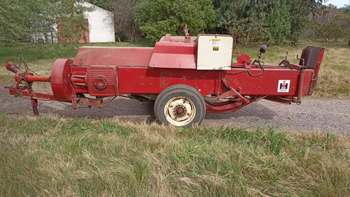 Enfardadora International 440