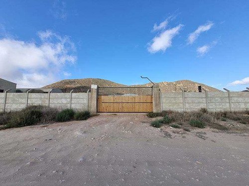 Arriendo A Empresas 12500 M2 Con Oficinas (72600)