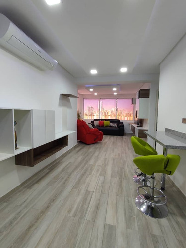 Imagen 2 de 12 de Apartamento En Res. Bárbara Palace. Foa-2156
