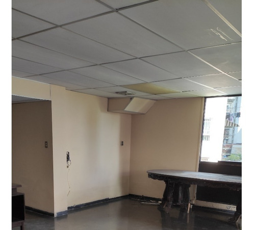 Imagen 7 de 15 de Alquiler Espaciosa Oficina En Torre Corporativa En La Campiña