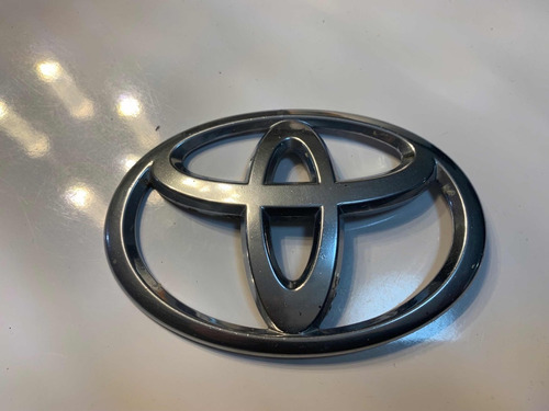 Toyota Corolla 2014 Emblema Logo Parilla 2016 Original