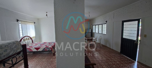Casa En Renta En Fracc. Citlalin Con Amplio Jardín, Alberca Y Palapa