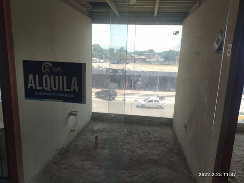 Imagen 2 de 3 de Alquilo Local C.c. Goajiros Center