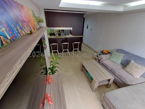 Apartamento Remodelado En Venta En La Urb Los Naranjos Humboldt 24-20310