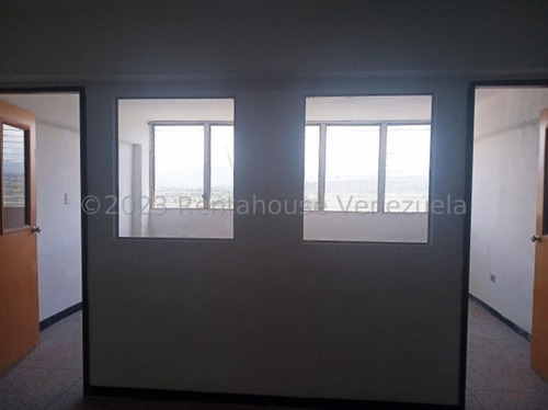 Milagros Inmuebles Oficina Alquiler Barquisimeto Lara Zona Centro Economica Comercial Economico Código Inmobiliaria Rent-a-house 24-8042