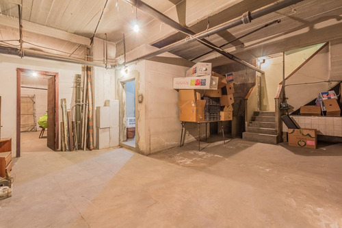 Local - San Telmo - Local A La Calle Con Subsuelo 183,82 M2 Totales.
