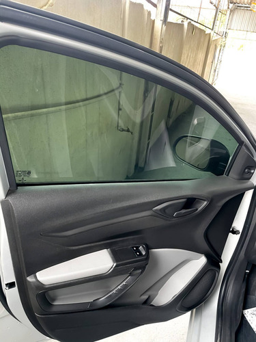 Imagem 8 de 10 de Chevrolet Onix 1.0 Mpfi Lt 8v Flex 4p Manual