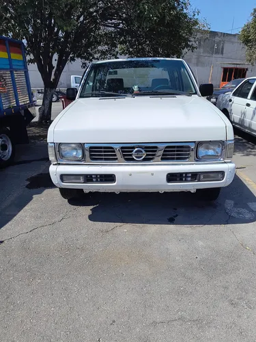 Nissan Doble Cabina Automática